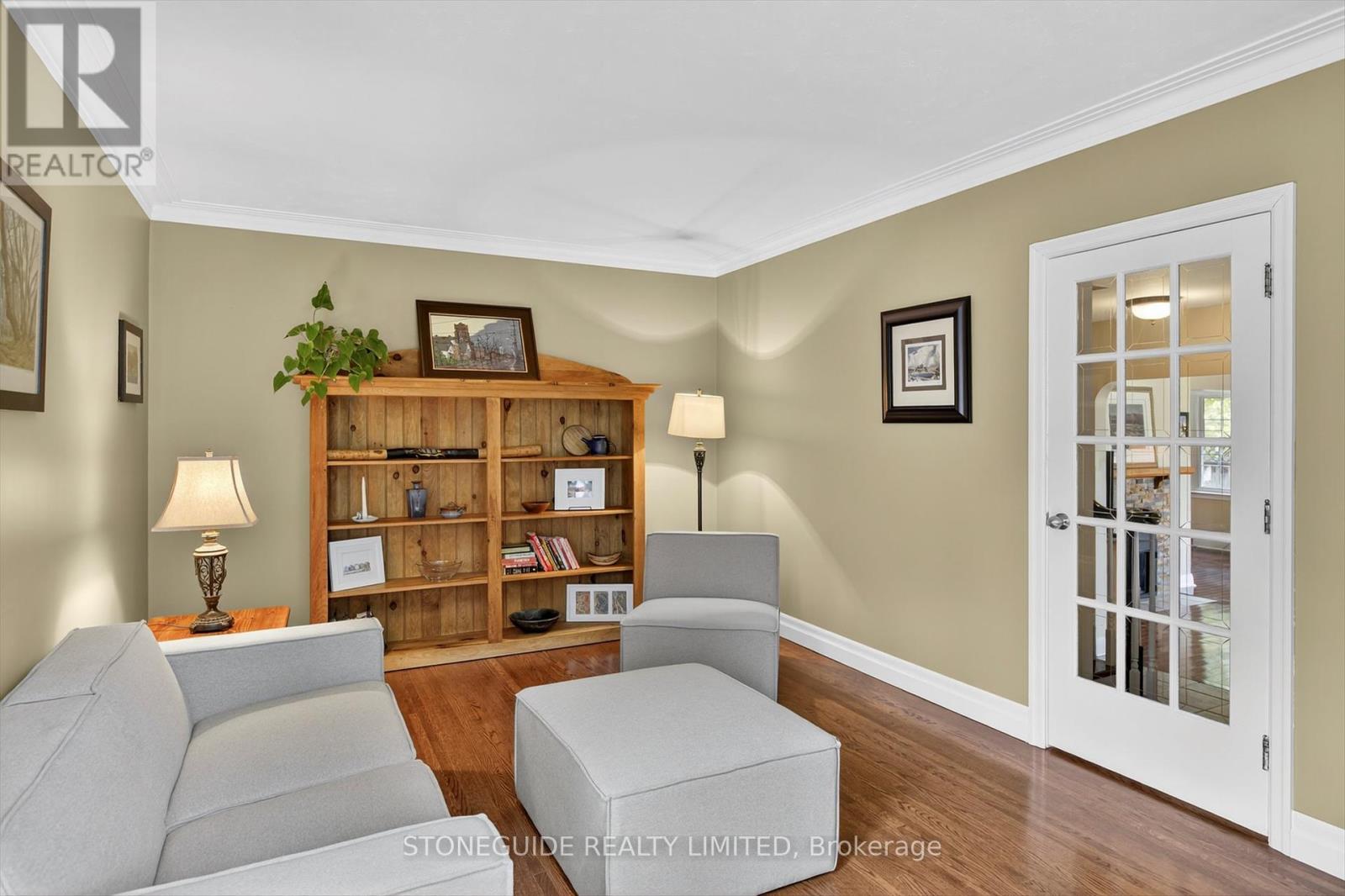 636 Homewood Avenue, Peterborough, Ontario  K9J 4V6 - Photo 3 - X12424360