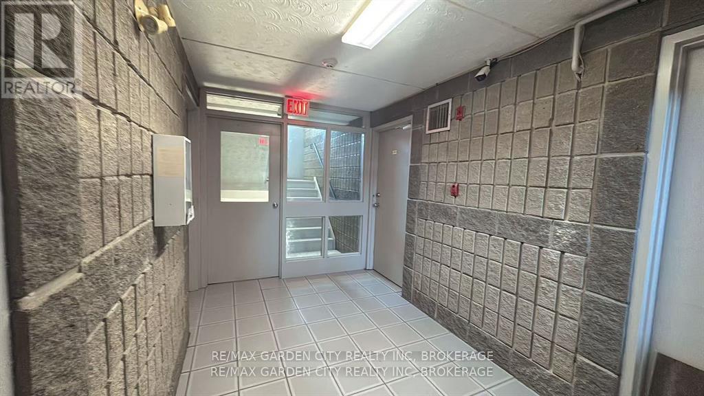 201 - 210 Pelham Road, St. Catharines, Ontario  L2S 1W9 - Photo 7 - X12465614