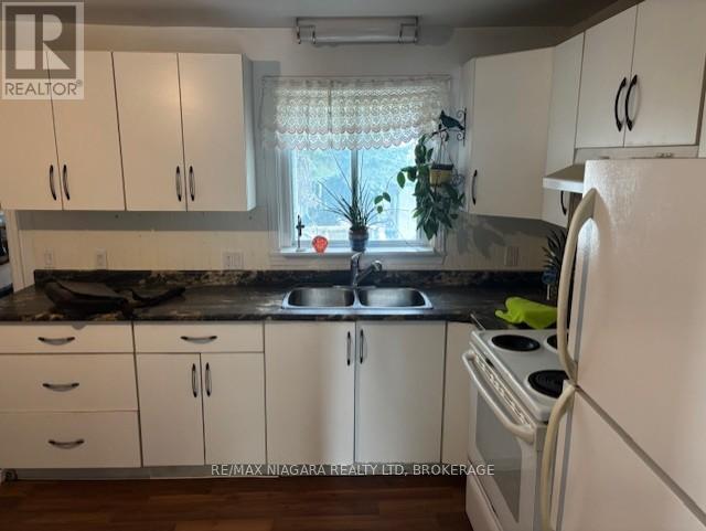 6245 Churchill Street, Niagara Falls (Arad/fallsview), Ontario  L2G 2X5 - Photo 5 - X12465617