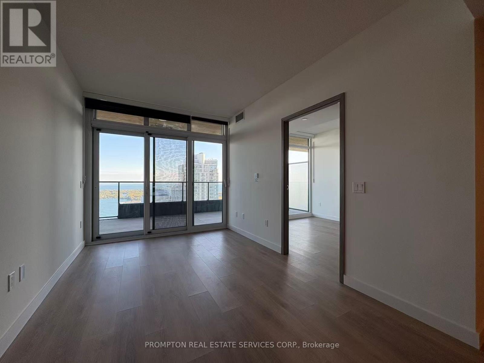 4705 - 1 Concord Cityplace Way, Toronto, Ontario  M5V 0X3 - Photo 2 - C12465485
