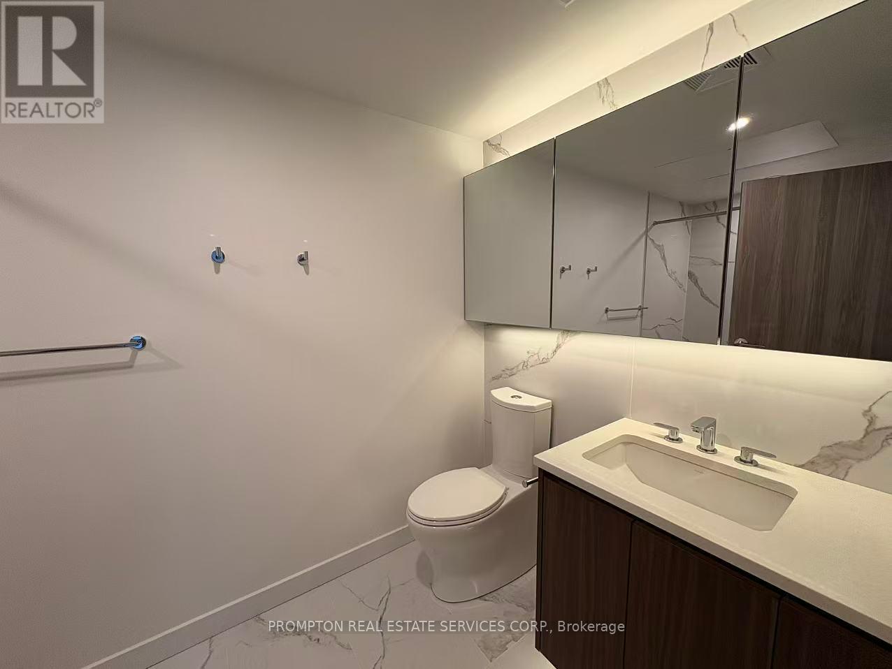 4705 - 1 Concord Cityplace Way, Toronto, Ontario  M5V 0X3 - Photo 7 - C12465485