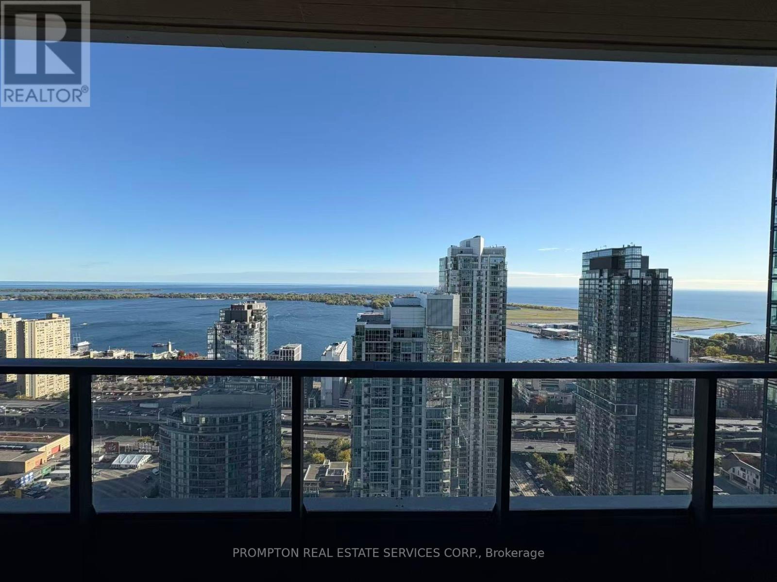 4705 - 1 Concord Cityplace Way, Toronto, Ontario  M5V 0X3 - Photo 8 - C12465485