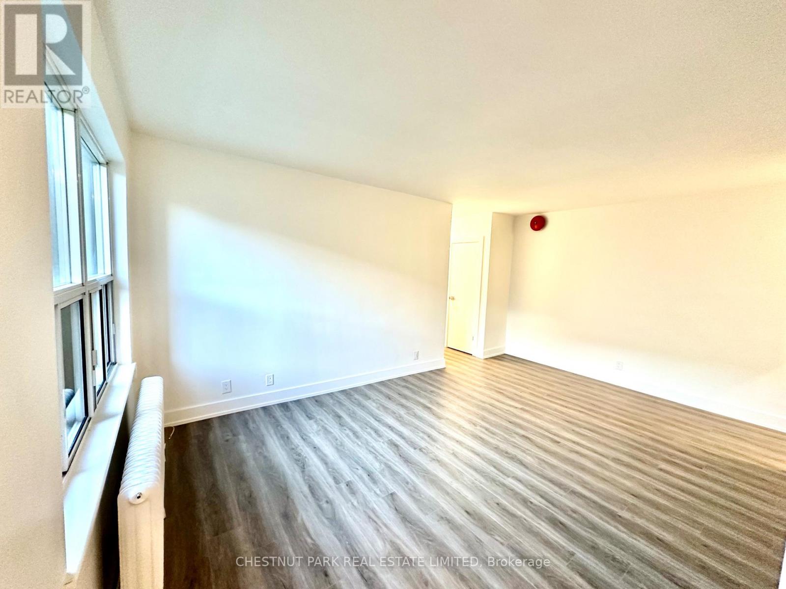 6 - 11 Wingreen Court, Toronto, Ontario  M3B 1B9 - Photo 5 - C12465508