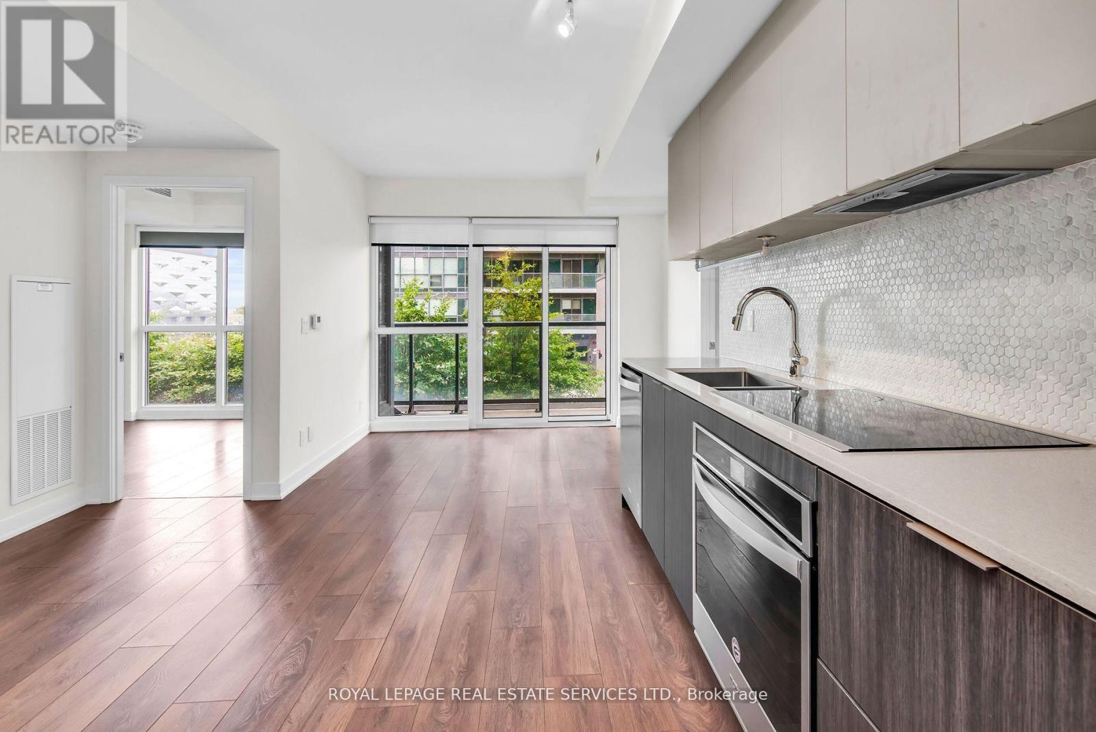 503 - 2 Sonic Way, Toronto (Flemingdon Park), Ontario  M3C 0P2 - Photo 3 - C12465516