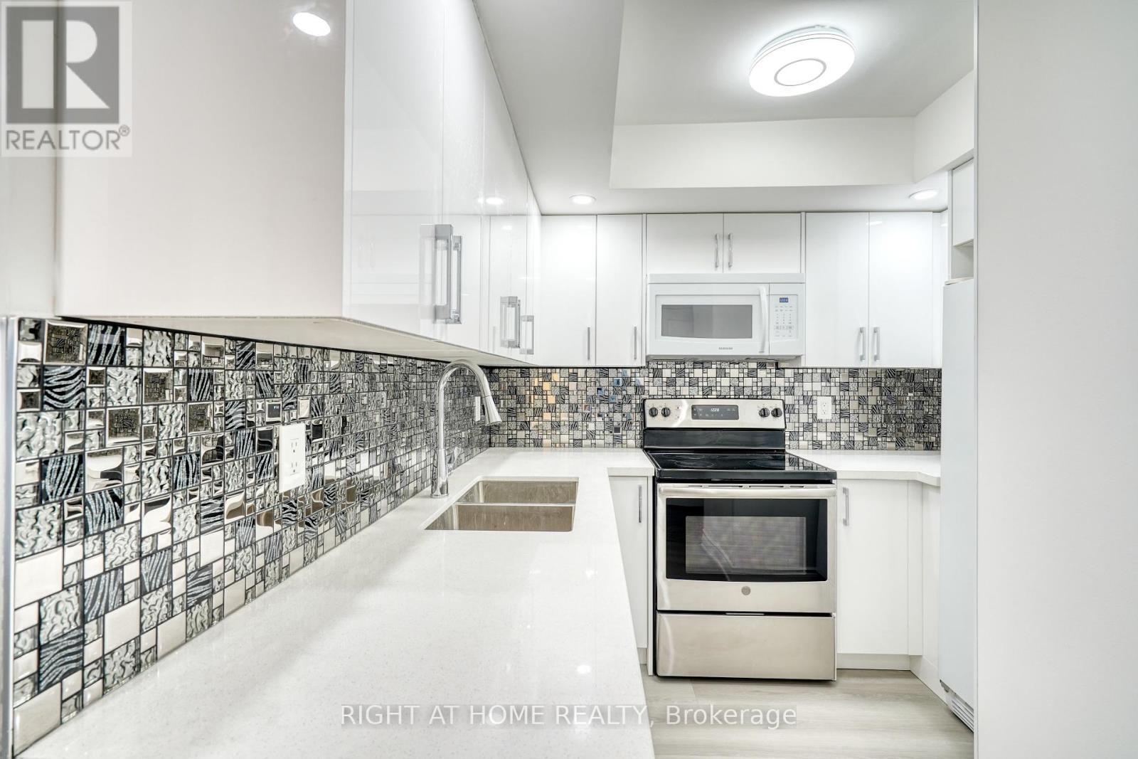 715 - 15 Northtown Way, Toronto (Willowdale East), Ontario  M2N 7A2 - Photo 16 - C12465552