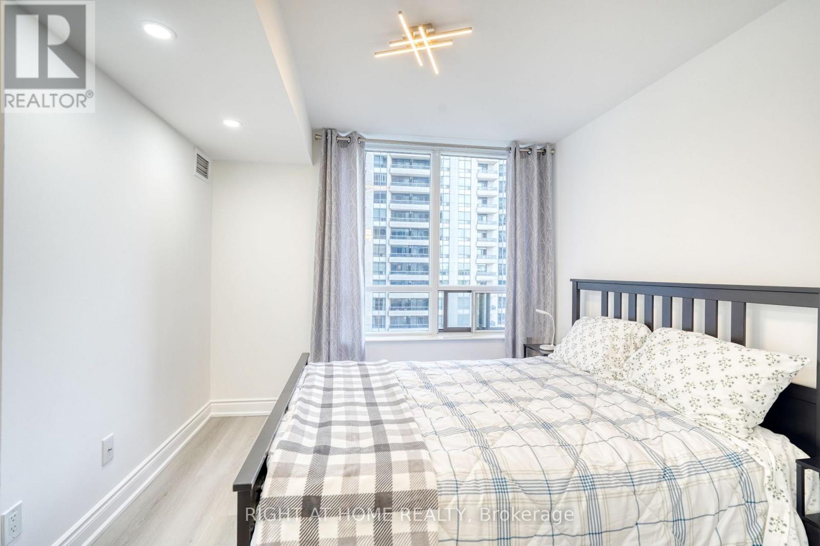 715 - 15 Northtown Way, Toronto (Willowdale East), Ontario  M2N 7A2 - Photo 19 - C12465552