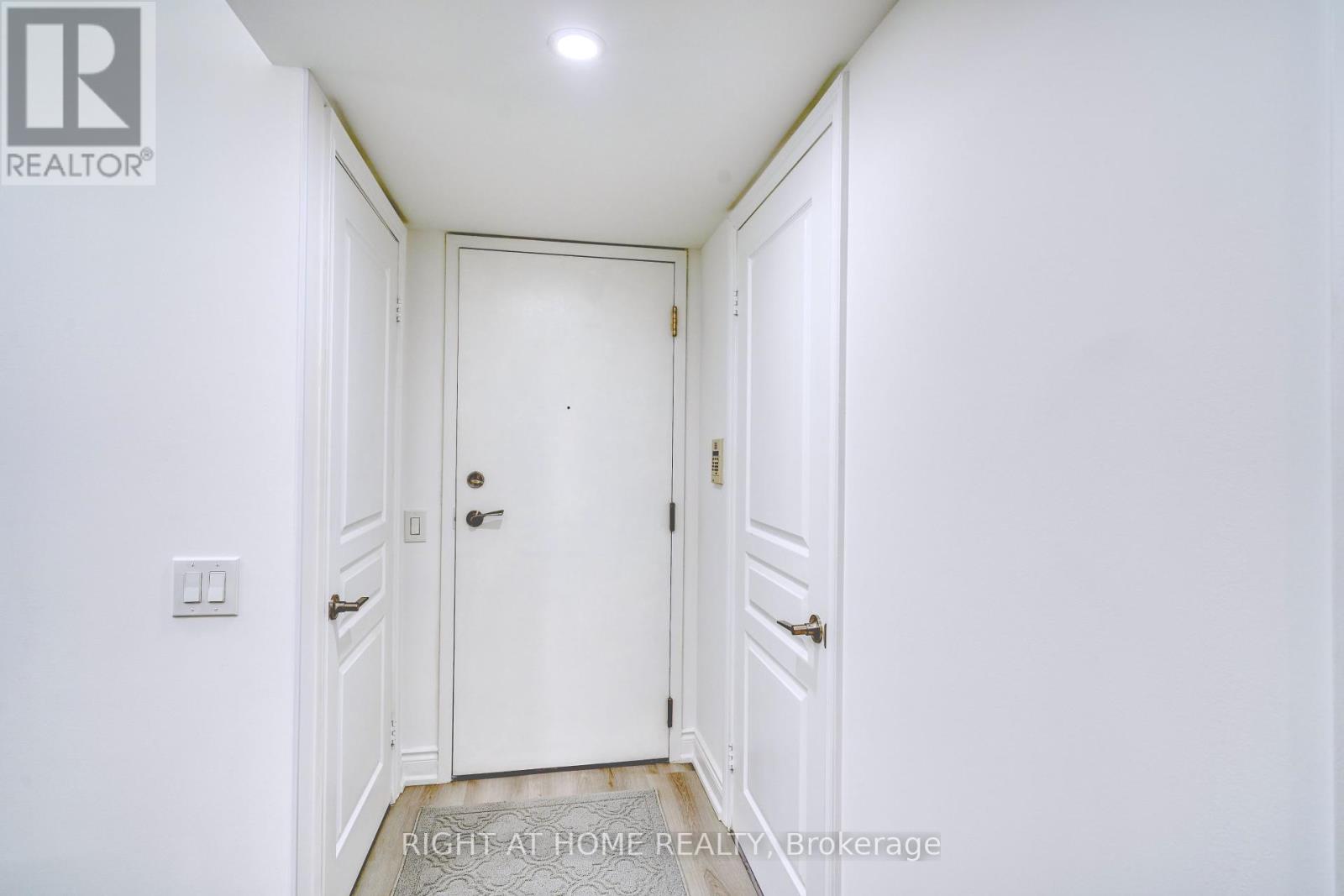 715 - 15 Northtown Way, Toronto (Willowdale East), Ontario  M2N 7A2 - Photo 8 - C12465552