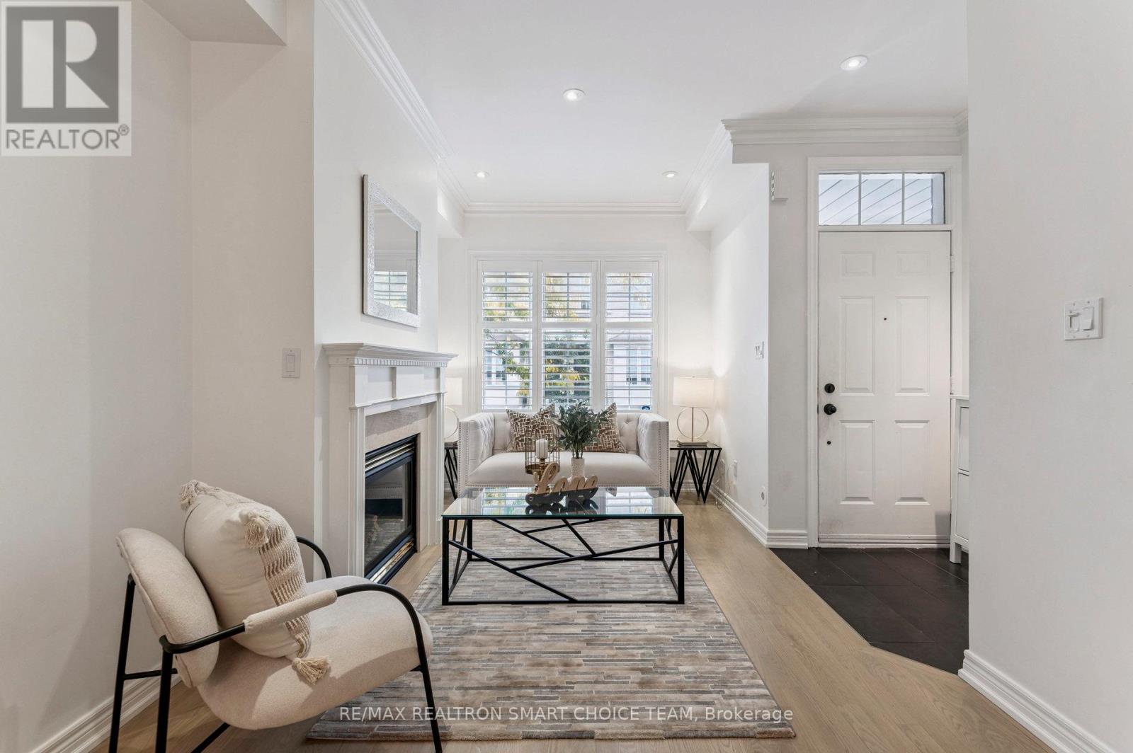 34 Mcbride Lane, Toronto, Ontario  M2N 7B8 - Photo 3 - C12465580