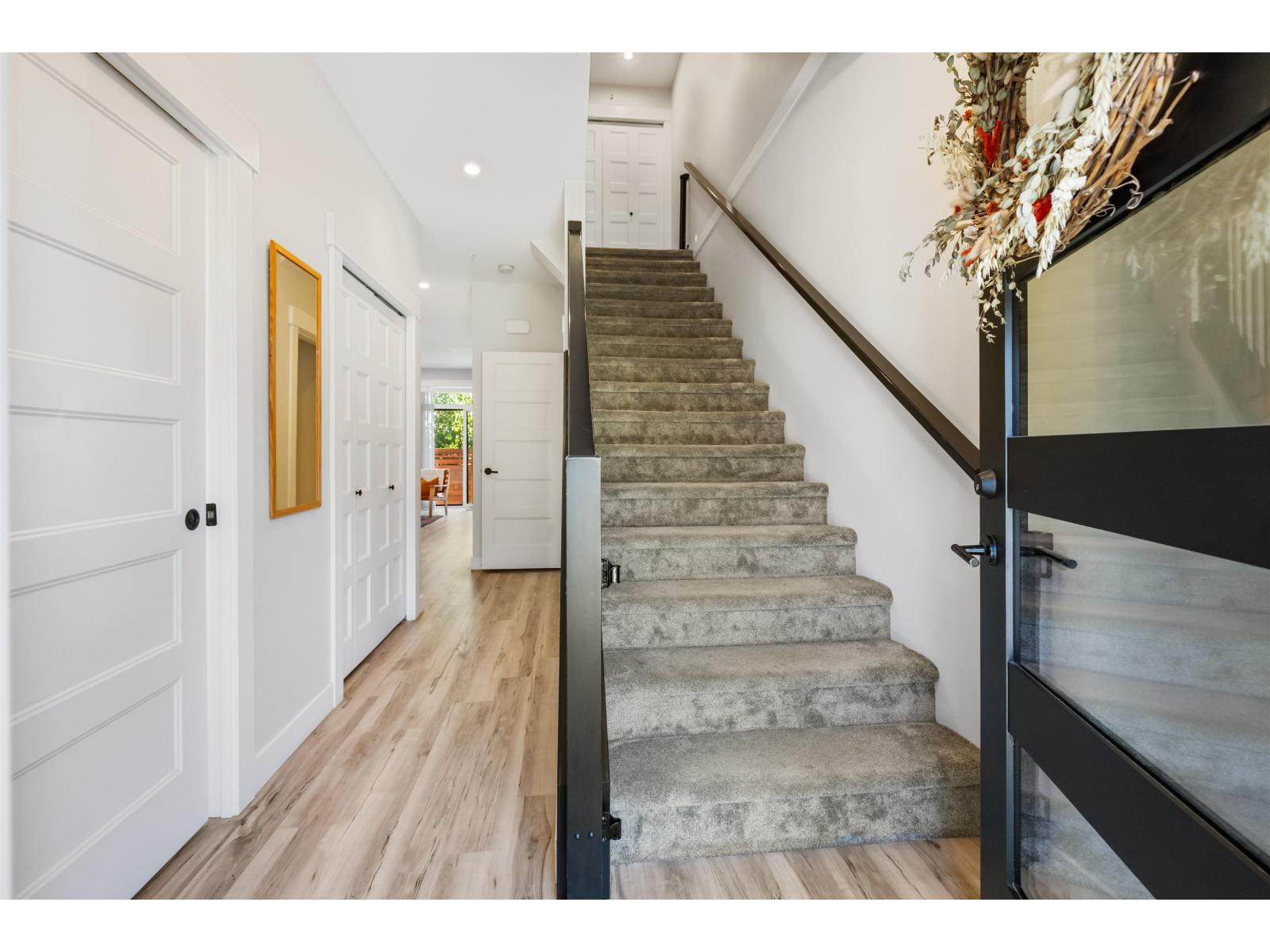 8 7140 Maitland Avenue, Sardis West Vedder, Chilliwack, British Columbia  V2R 6C9 - Photo 4 - R3058865