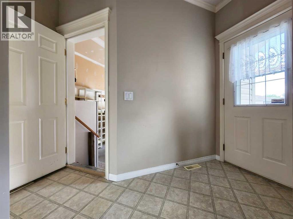 27 Skyline Crescent, Claresholm, Alberta  T0L 0T0 - Photo 7 - A2227191
