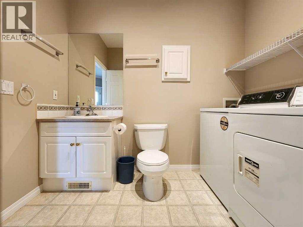 27 Skyline Crescent, Claresholm, Alberta  T0L 0T0 - Photo 9 - A2227191