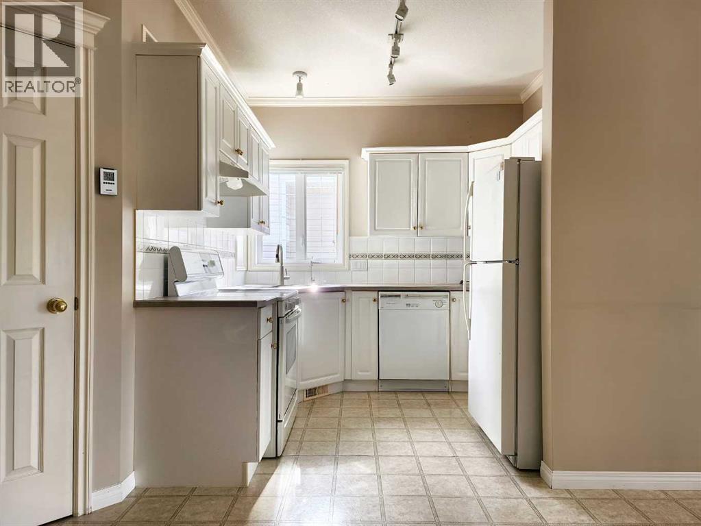 27 Skyline Crescent, Claresholm, Alberta  T0L 0T0 - Photo 3 - A2227191