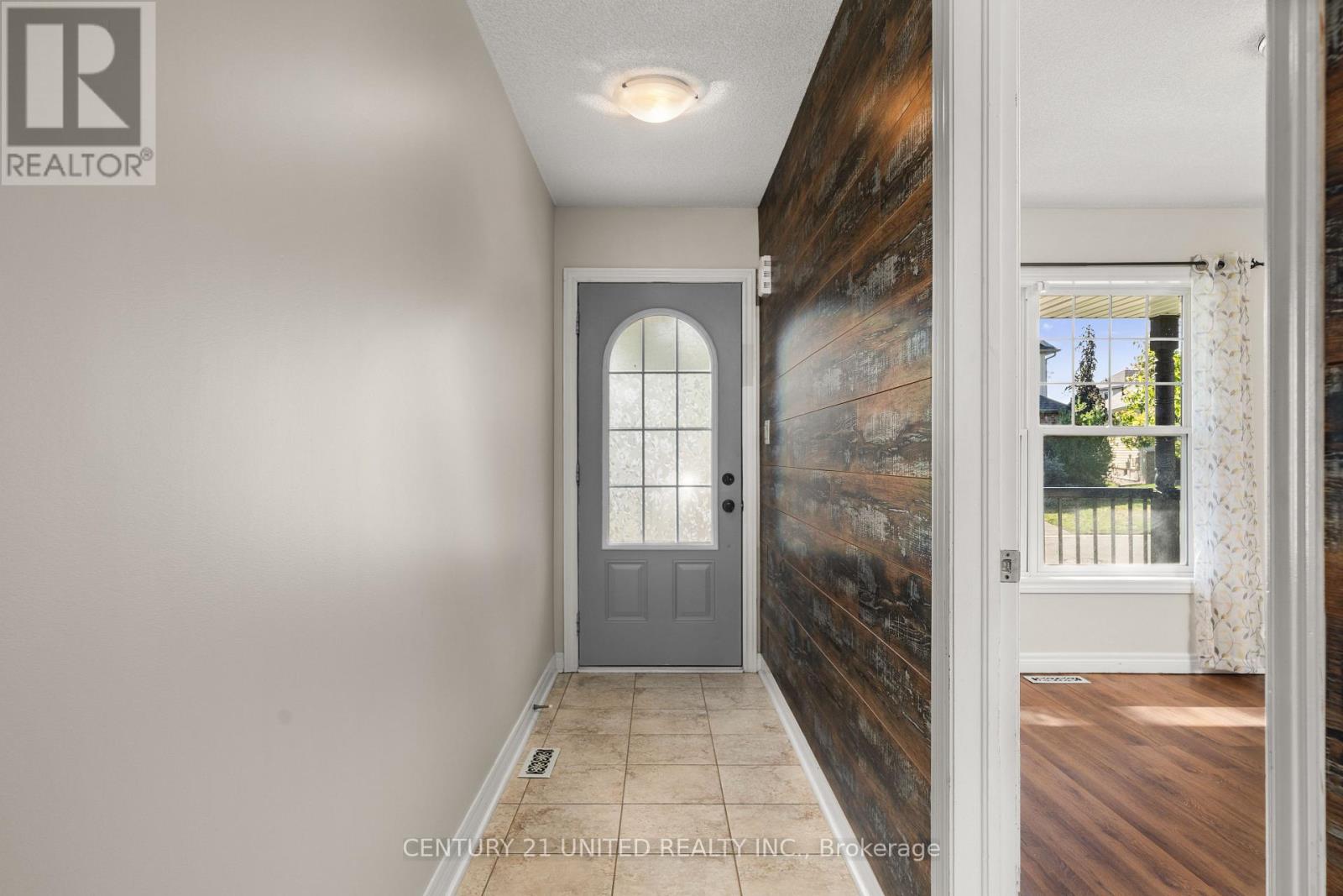 63 Fallingbrook Crescent, Kawartha Lakes, Ontario  K9V 0B3 - Photo 19 - X12465709