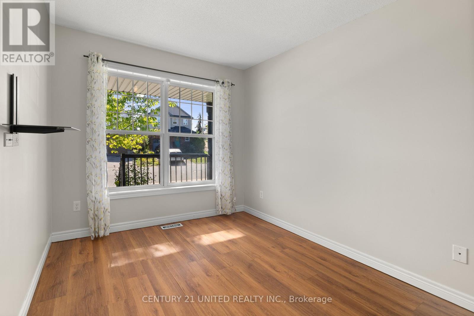 63 Fallingbrook Crescent, Kawartha Lakes, Ontario  K9V 0B3 - Photo 21 - X12465709