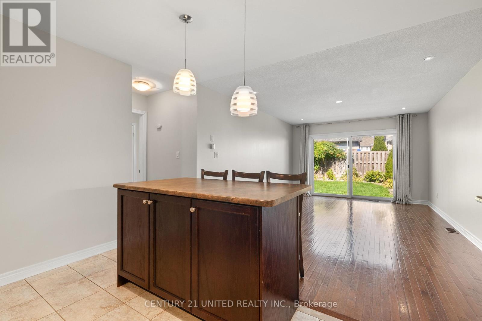 63 Fallingbrook Crescent, Kawartha Lakes, Ontario  K9V 0B3 - Photo 27 - X12465709