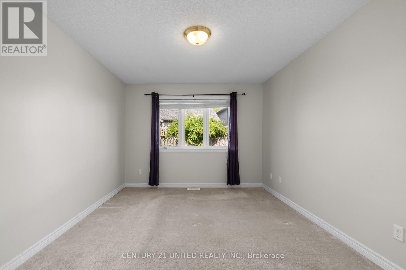 63 Fallingbrook Crescent, Kawartha Lakes, Ontario  K9V 0B3 - Photo 31 - X12465709