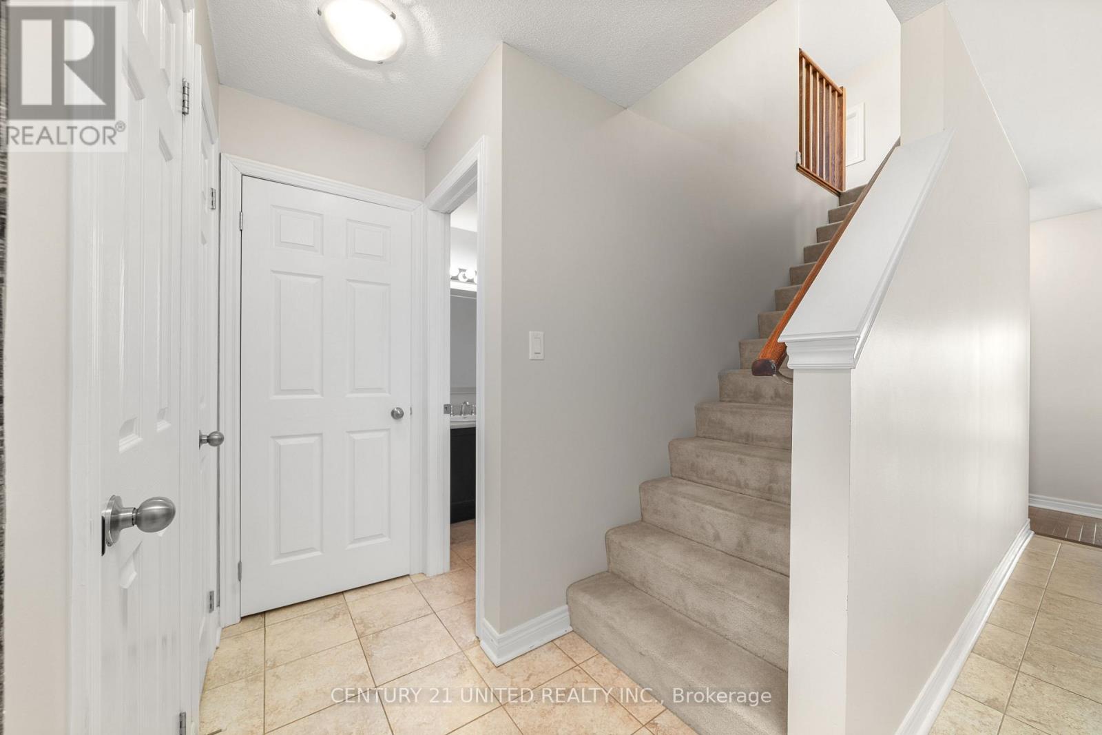 63 Fallingbrook Crescent, Kawartha Lakes, Ontario  K9V 0B3 - Photo 35 - X12465709