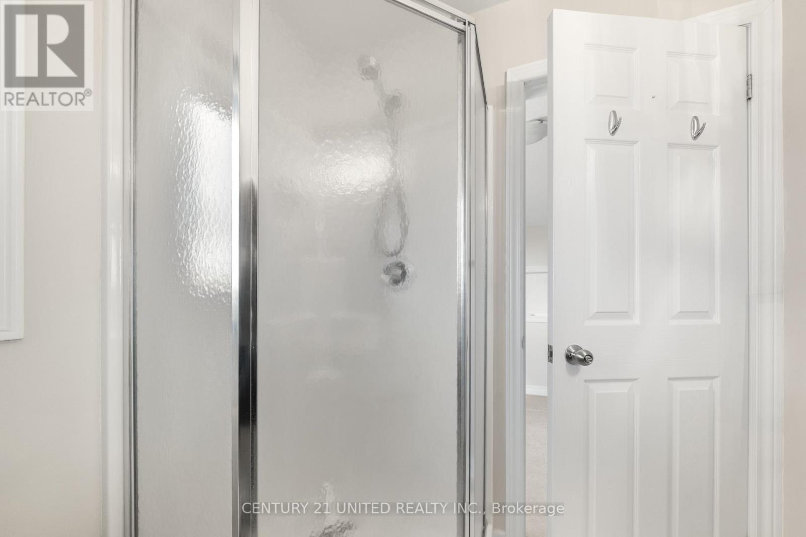 63 Fallingbrook Crescent, Kawartha Lakes, Ontario  K9V 0B3 - Photo 40 - X12465709