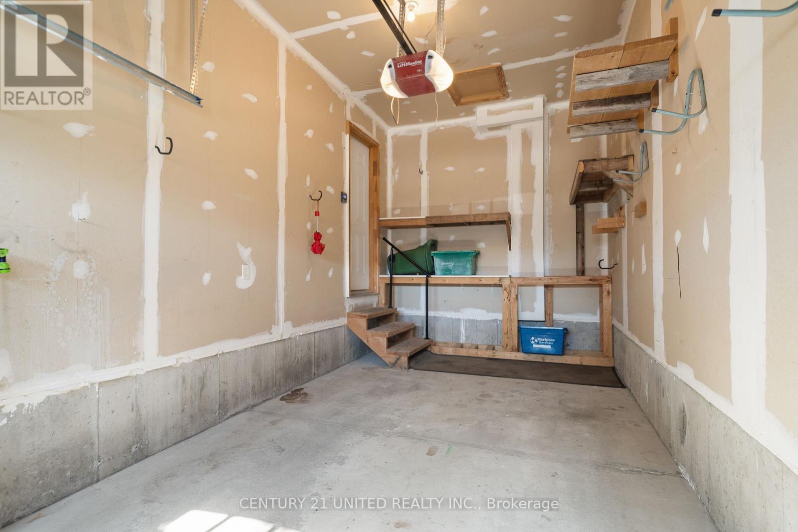 63 Fallingbrook Crescent, Kawartha Lakes, Ontario  K9V 0B3 - Photo 47 - X12465709