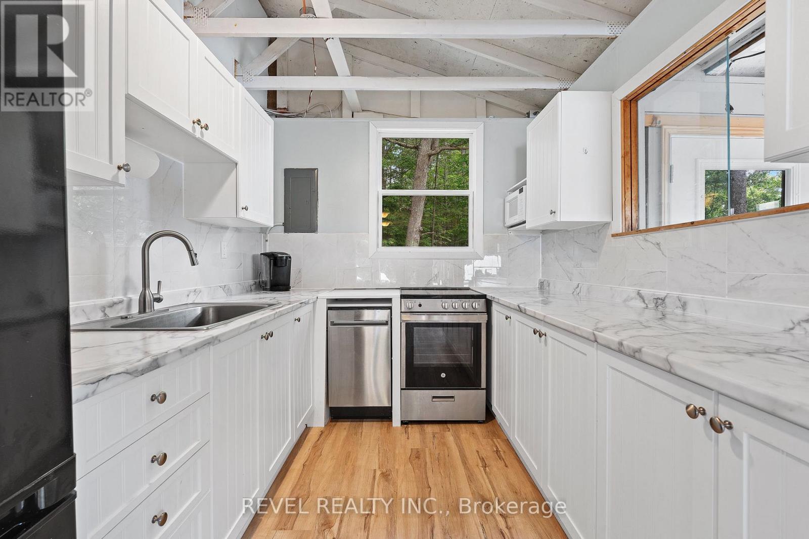 49 Sleepy Hollow Road, Rideau Lakes, Ontario  K0G 1E0 - Photo 11 - X12465774