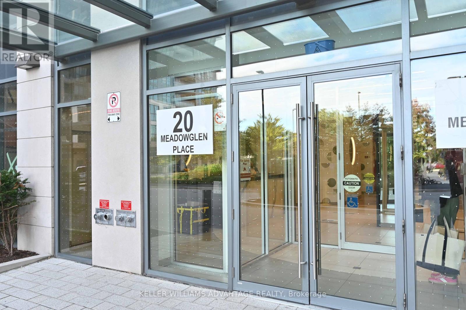 728 - 20 Meadowglen Place, Toronto, Ontario  M1G 0A9 - Photo 4 - E12465500