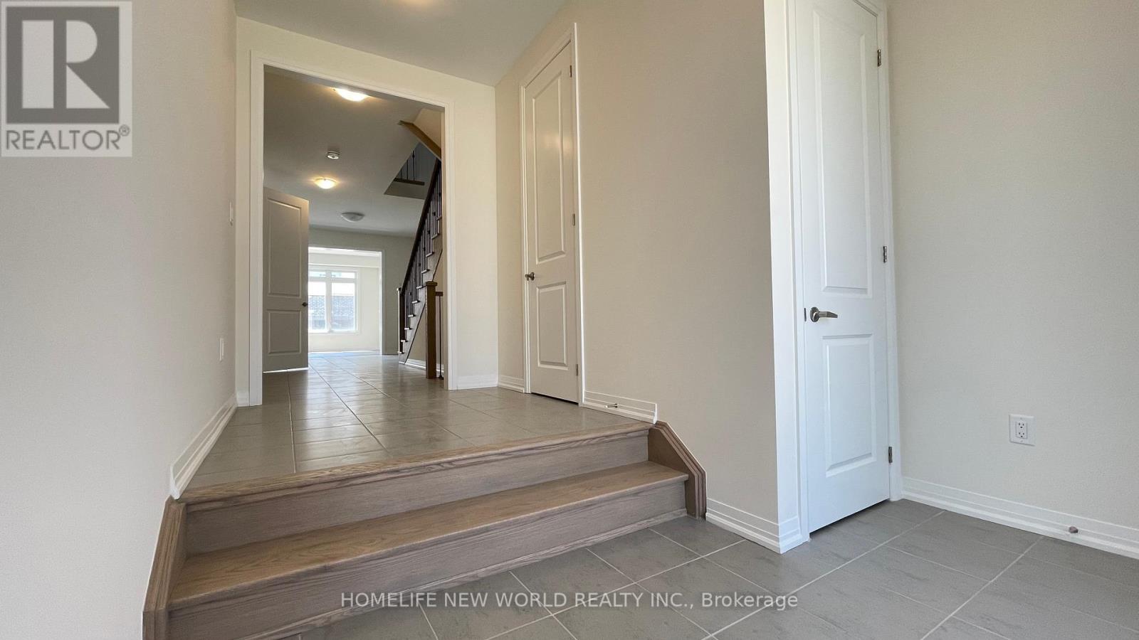 36 Van Wart Street, Whitby, Ontario  L1P 0P8 - Photo 2 - E12465560