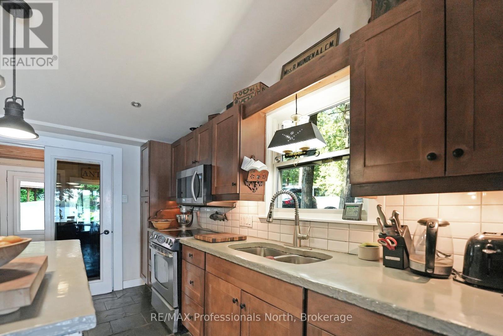 61 Fr 327a Road, Trent Lakes, Ontario  K0M 2A0 - Photo 14 - X12227680
