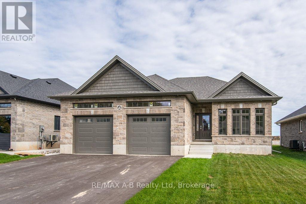 17 Diamond Street, East Zorra-Tavistock, Ontario  N0B 2R0 - Photo 1 - X12372795