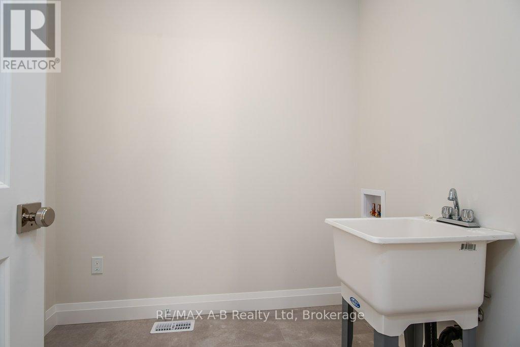17 Diamond Street, East Zorra-Tavistock, Ontario  N0B 2R0 - Photo 25 - X12372795