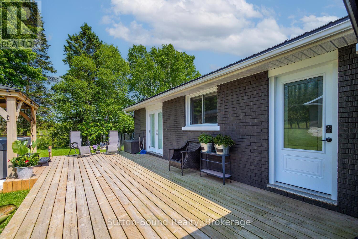 202093 21 Highway, Georgian Bluffs, Ontario  N4K 5N7 - Photo 23 - X12465707