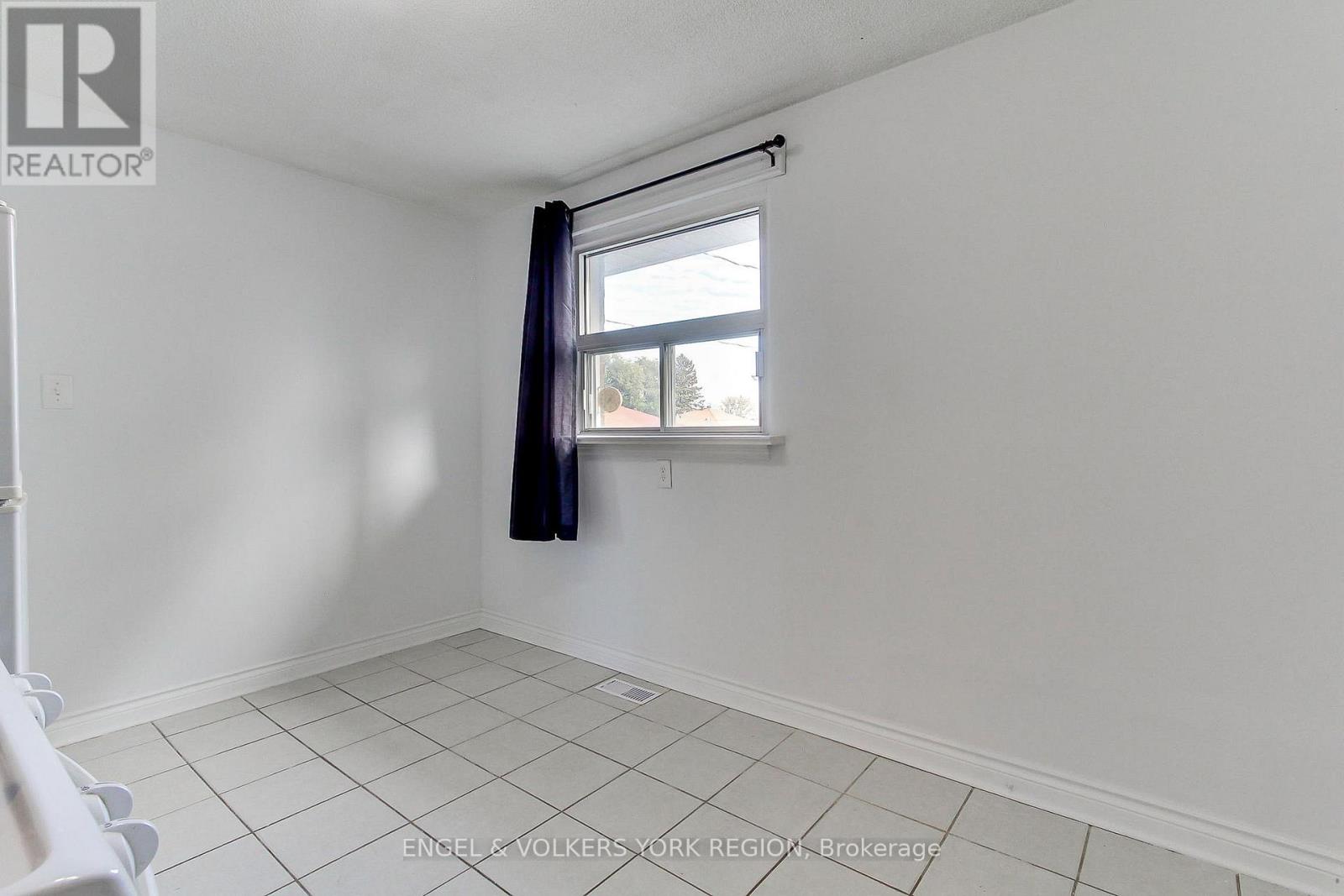 106 Sheldon Avenue, Newmarket, Ontario  L3Y 2L4 - Photo 17 - N12465490
