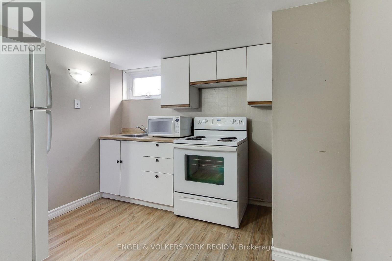 106 Sheldon Avenue, Newmarket, Ontario  L3Y 2L4 - Photo 29 - N12465490