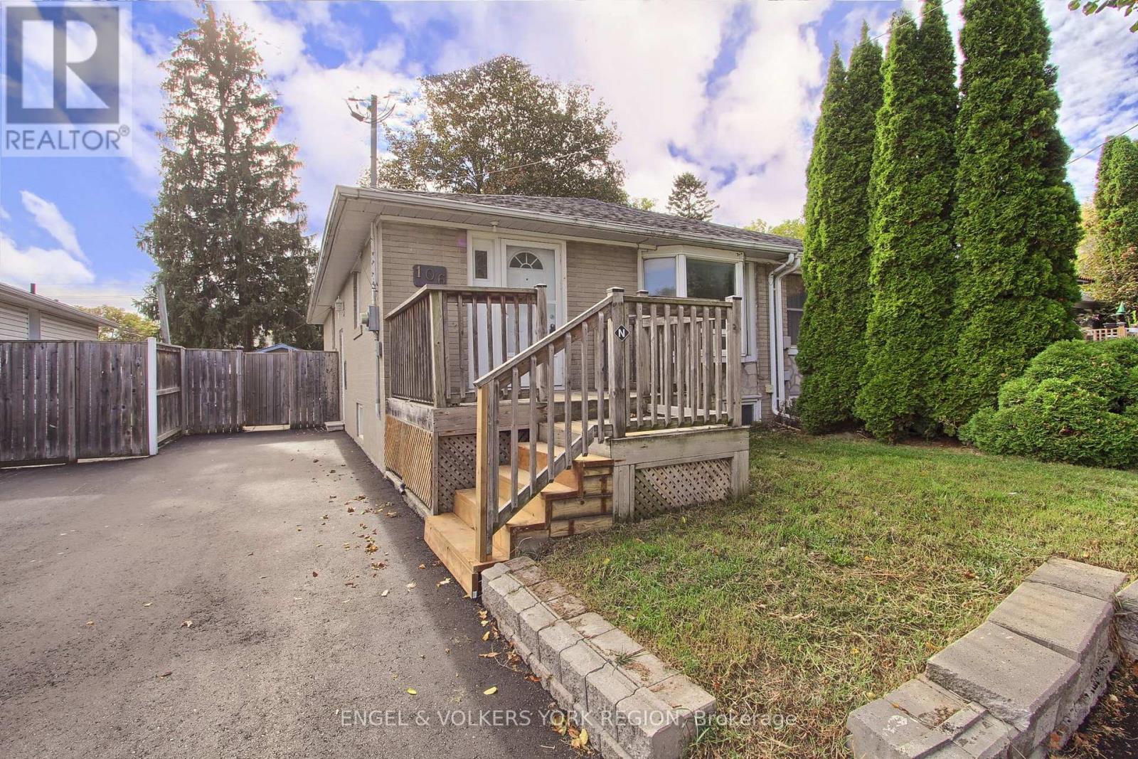 106 Sheldon Avenue, Newmarket, Ontario  L3Y 2L4 - Photo 3 - N12465490