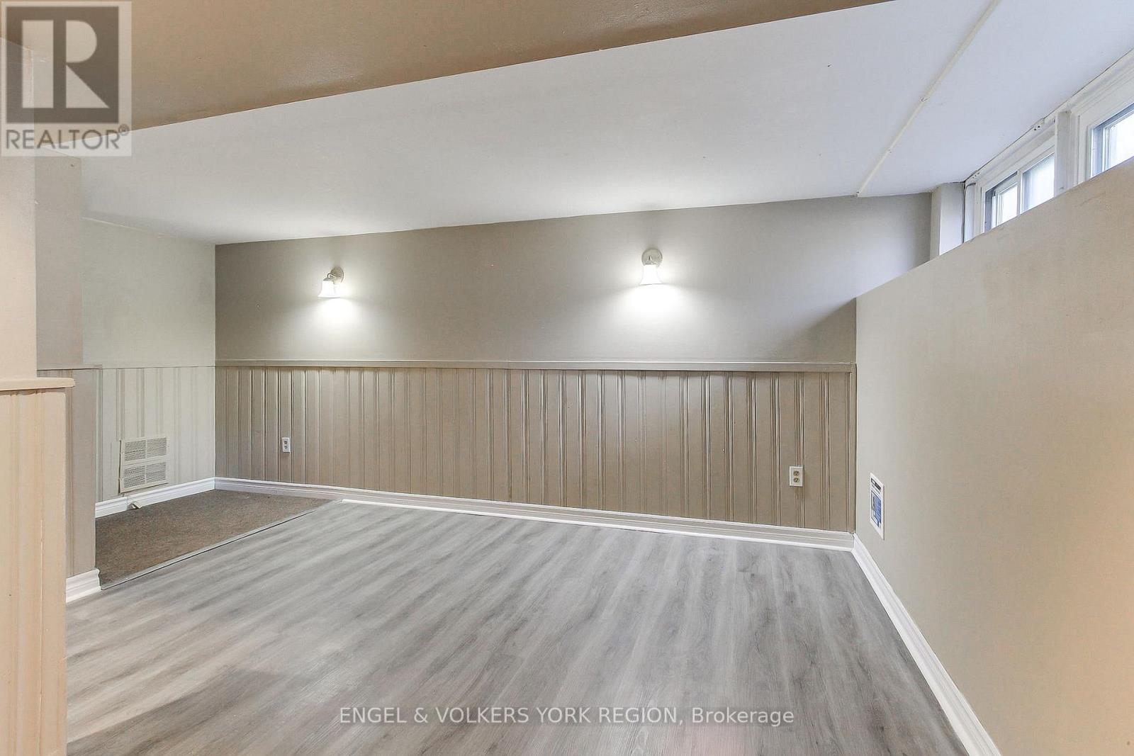 106 Sheldon Avenue, Newmarket, Ontario  L3Y 2L4 - Photo 32 - N12465490