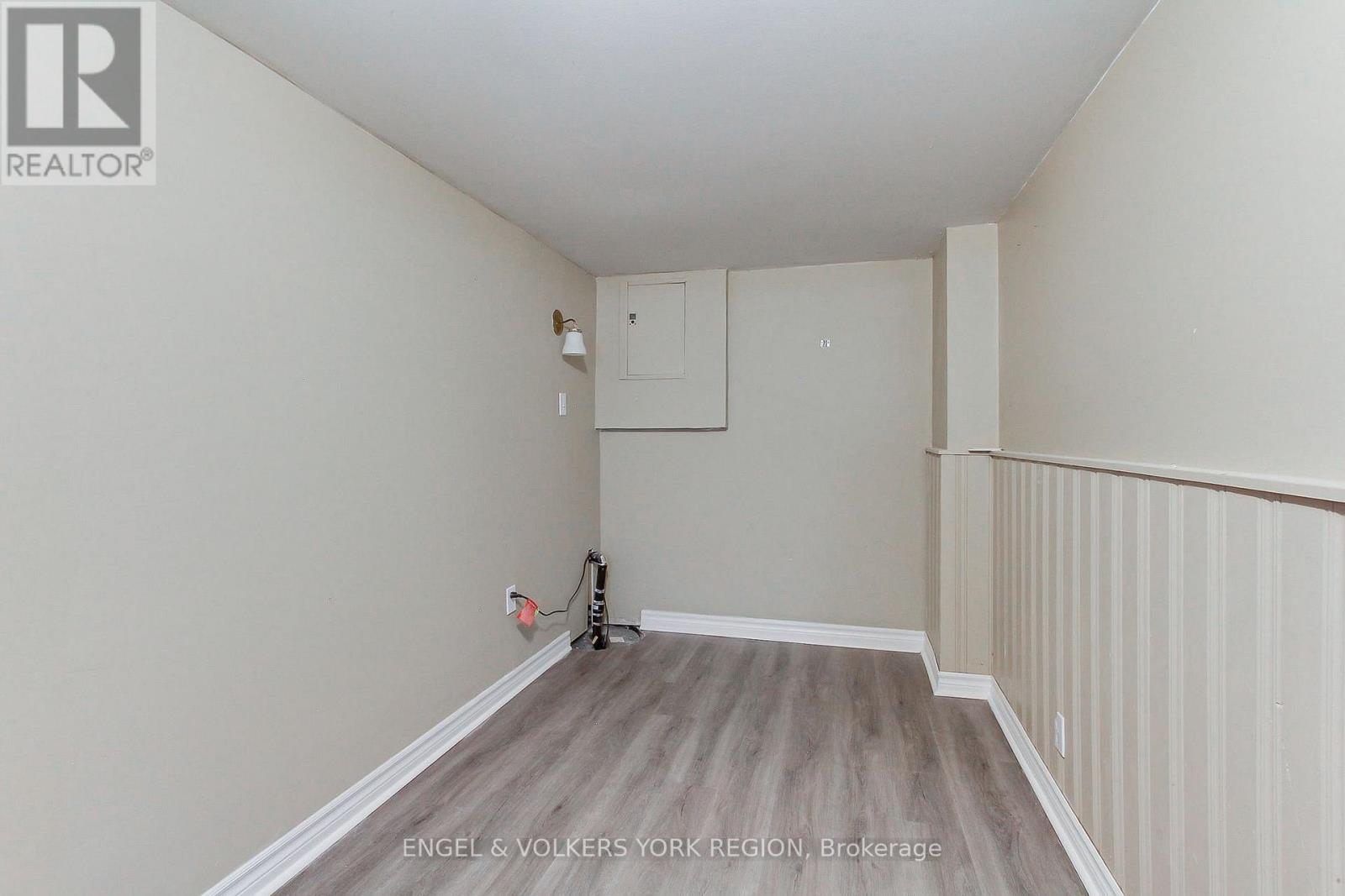 106 Sheldon Avenue, Newmarket, Ontario  L3Y 2L4 - Photo 33 - N12465490