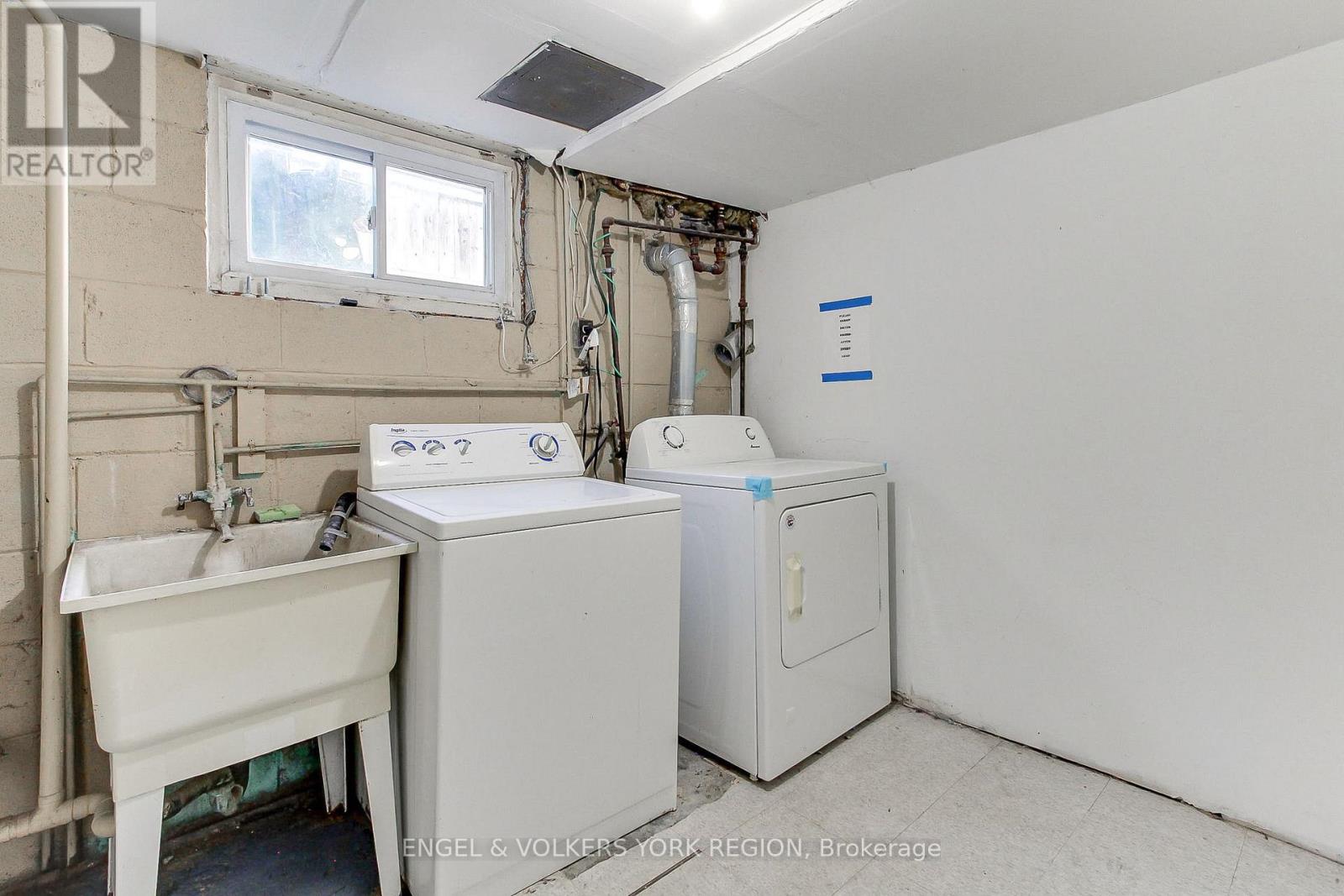 106 Sheldon Avenue, Newmarket, Ontario  L3Y 2L4 - Photo 37 - N12465490