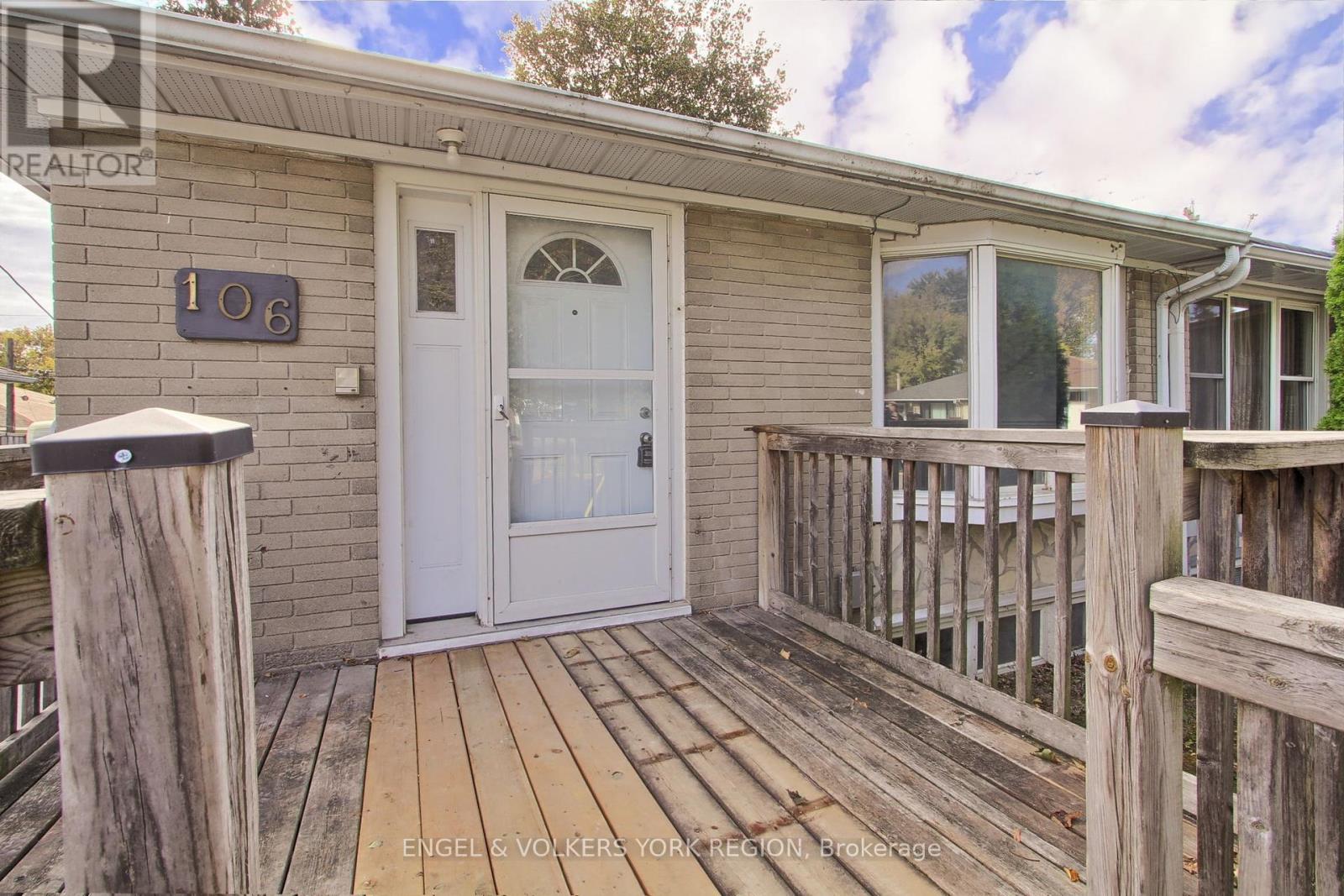 106 Sheldon Avenue, Newmarket, Ontario  L3Y 2L4 - Photo 5 - N12465490