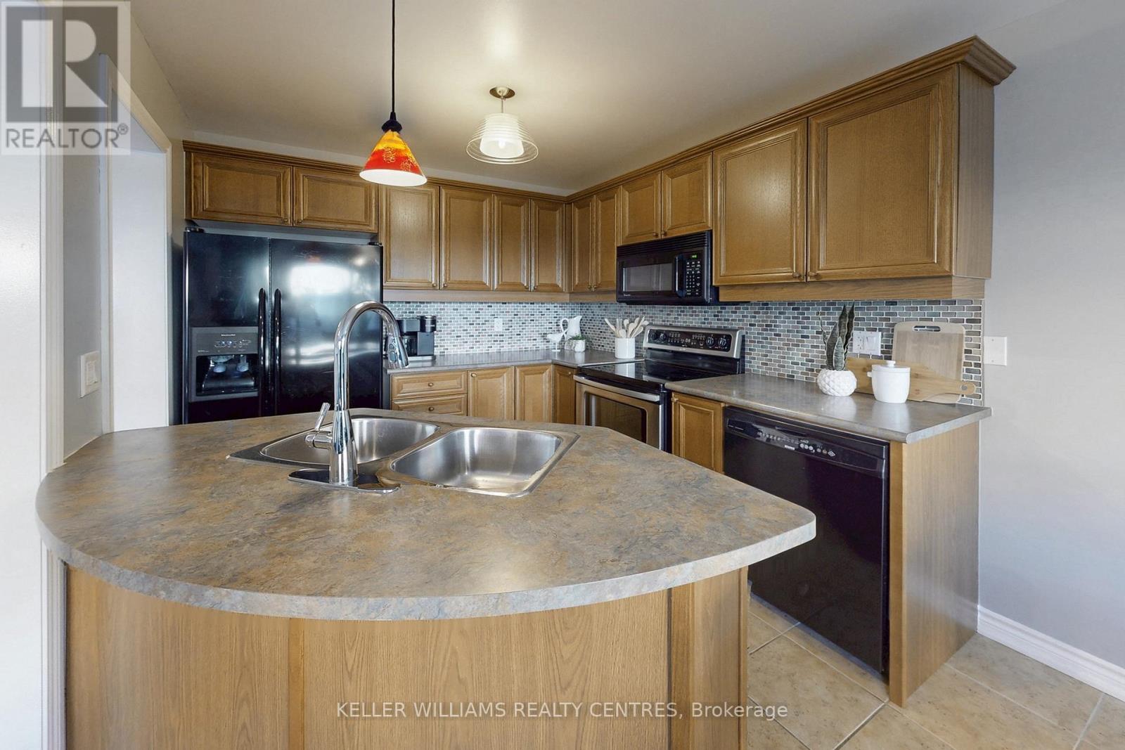 93 Barr Crescent, Aurora, Ontario  L4G 0C2 - Photo 14 - N12465566