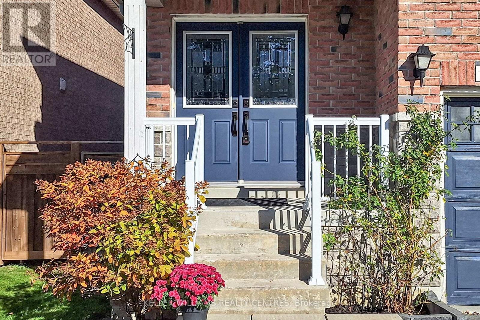 93 Barr Crescent, Aurora, Ontario  L4G 0C2 - Photo 3 - N12465566