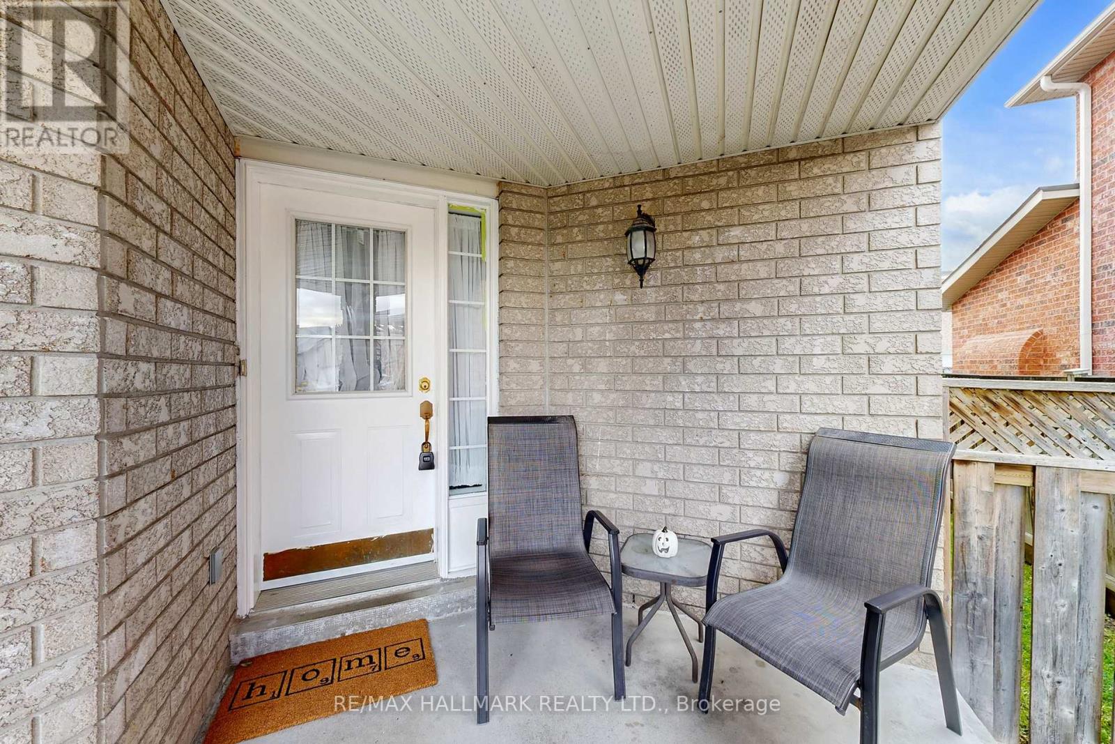 148 Fairwood Drive, Georgina, Ontario  L4P 3Y2 - Photo 3 - N12465567
