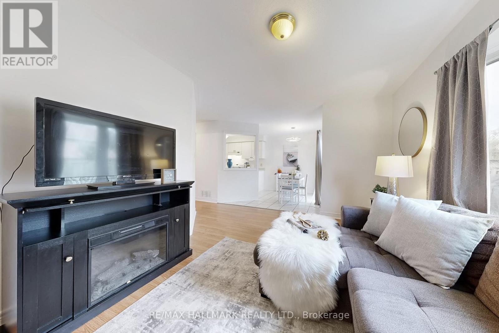148 Fairwood Drive, Georgina, Ontario  L4P 3Y2 - Photo 6 - N12465567
