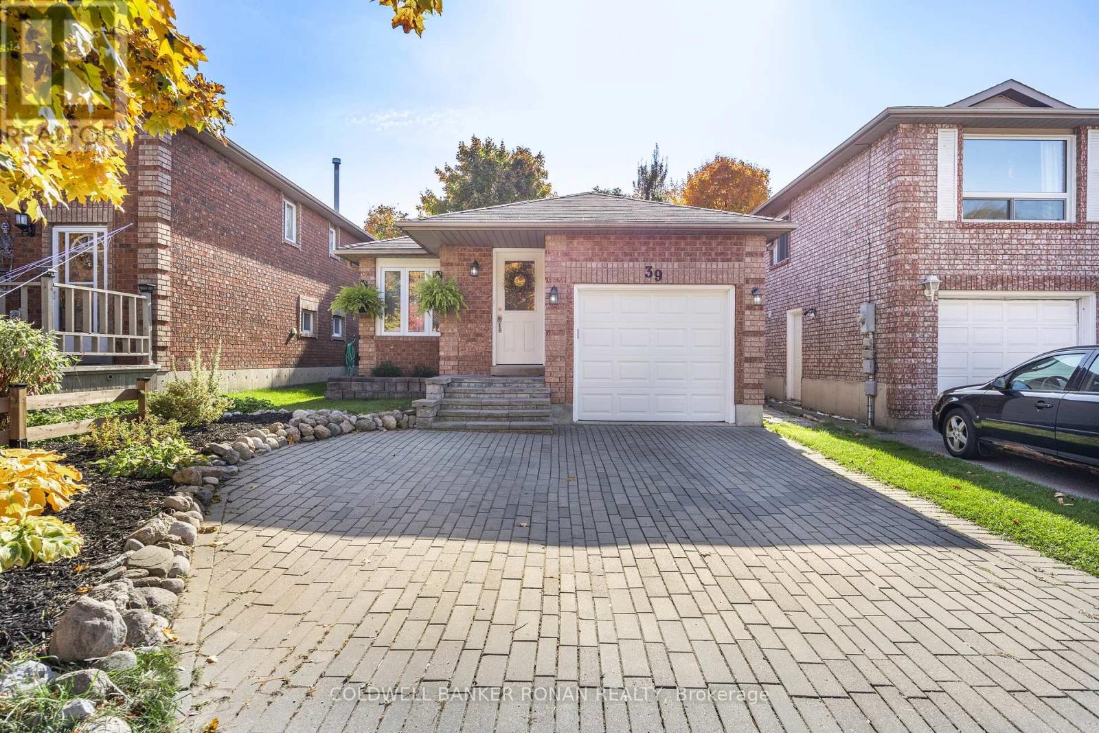 39 Ferguson Drive, Barrie (Northwest), Ontario  L4N 7B5 - Photo 2 - S12465564