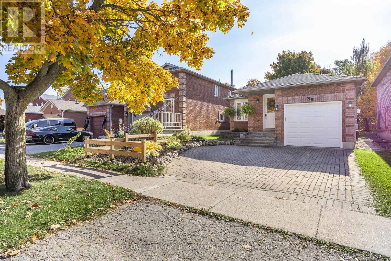 39 Ferguson Drive, Barrie (Northwest), Ontario  L4N 7B5 - Photo 3 - S12465564