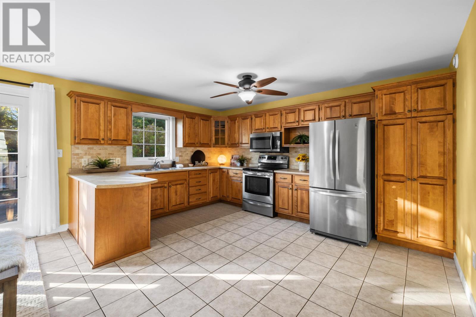 2 Commonwealth Avenue, Charlottetown, Prince Edward Island  C1E 2E9 - Photo 12 - 202525973