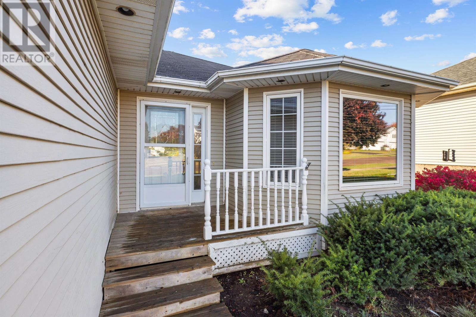 2 Commonwealth Avenue, Charlottetown, Prince Edward Island  C1E 2E9 - Photo 2 - 202525973
