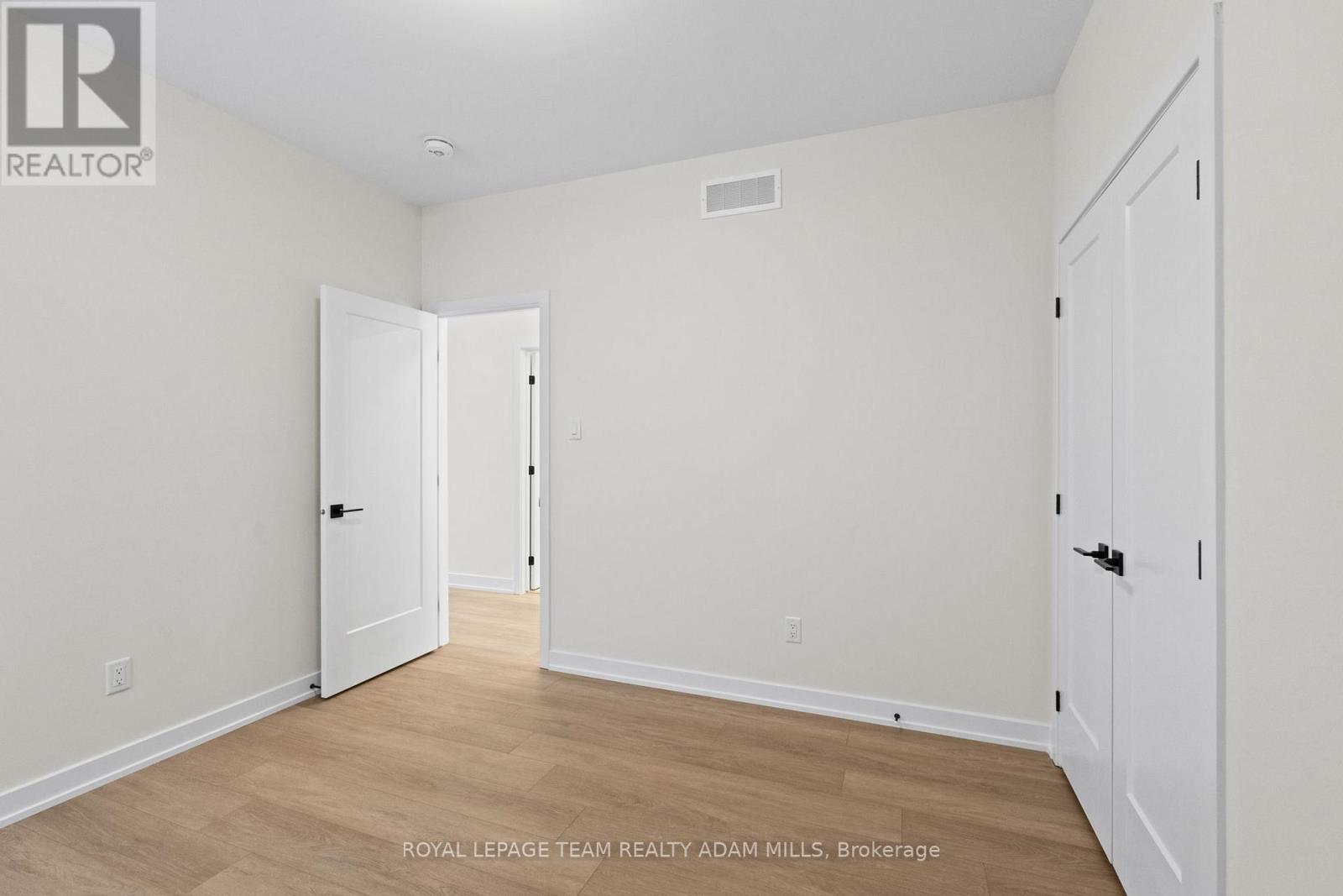 1031 Moore Street, Brockville, Ontario  K6V 7N1 - Photo 30 - X12464357
