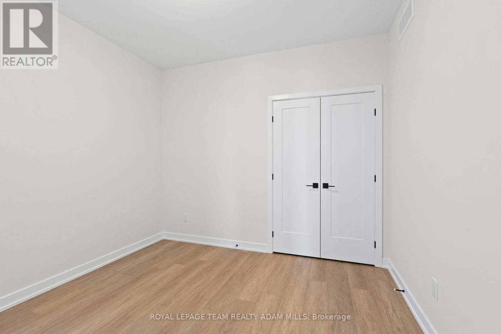 1031 Moore Street, Brockville, Ontario  K6V 7N1 - Photo 32 - X12464357
