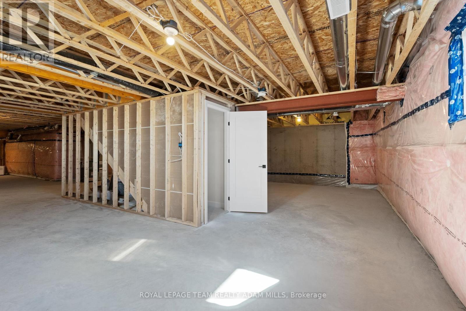 1031 Moore Street, Brockville, Ontario  K6V 7N1 - Photo 35 - X12464357