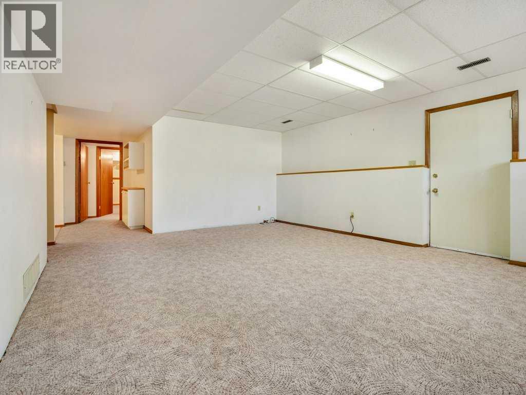148 Mt Blakiston Bay W, Lethbridge, Alberta  T1K 6K9 - Photo 21 - A2259720