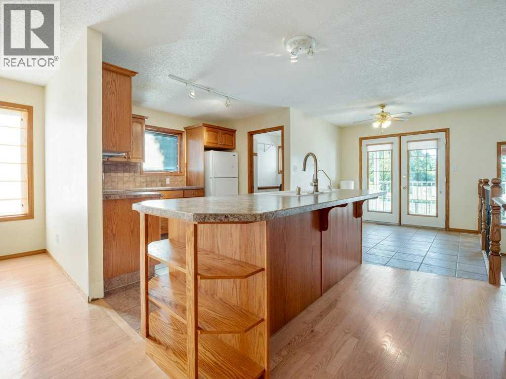 148 Mt Blakiston Bay W, Lethbridge, Alberta  T1K 6K9 - Photo 10 - A2259720